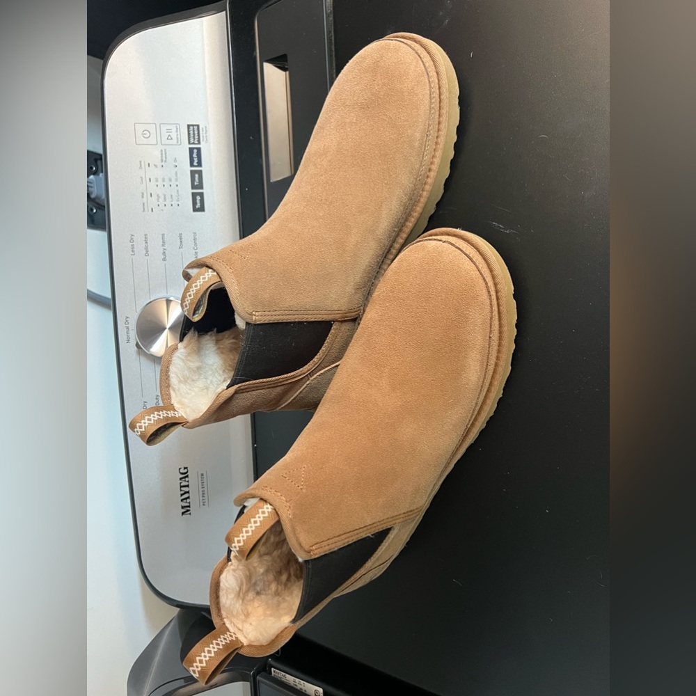 Ugg chelsea boots